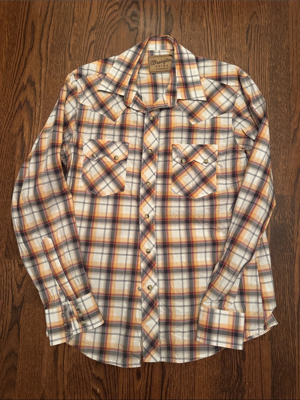 🤪🤪 WRANGLER Plaid Button-Down Shirt in Orange, White, Navy